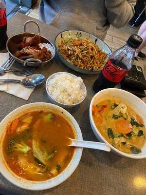 Wok & Ladle: Thai Eatery