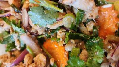 Wok & Ladle: Thai Eatery