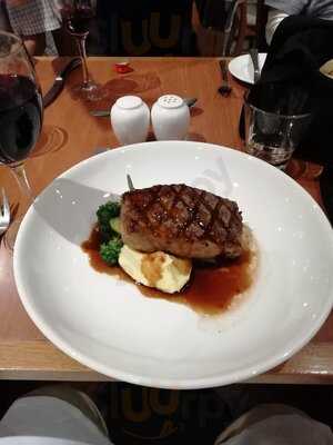 Sen5es Restaurant And Wine Bar