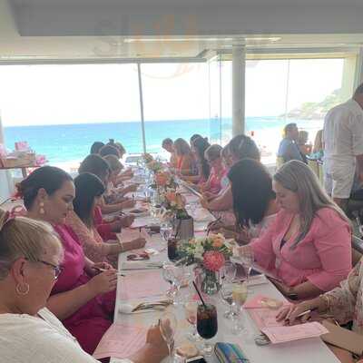 Jonah's On The Beach