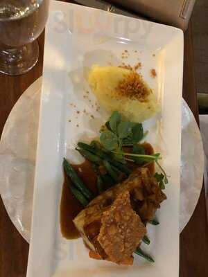 Jonah's On The Beach