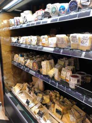 New Farm Deli & Cafe