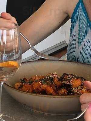 Six Degrees Bar And Restaurant