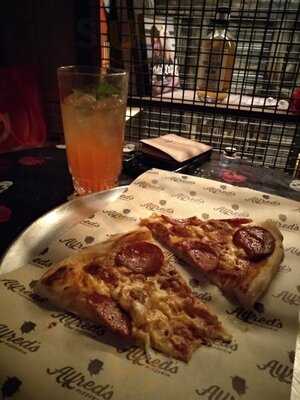 Alfred's Pizzeria & Small Bar