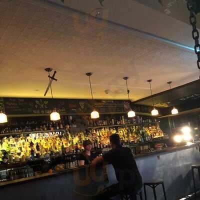 Alfred's Pizzeria & Small Bar