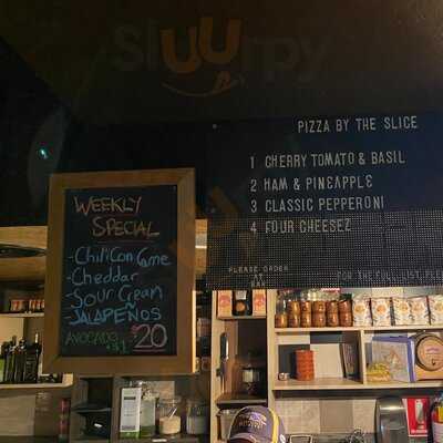 Alfred's Pizzeria & Small Bar