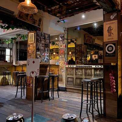 Alfred's Pizzeria & Small Bar