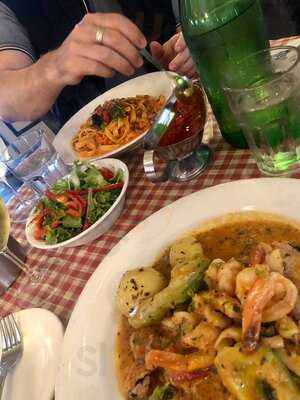 La Trattoria Restaurant & Pizza Bar