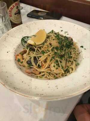 Fiorini's Restaurant & Bar