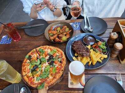 Mr Edward's Alehouse & Kitchen