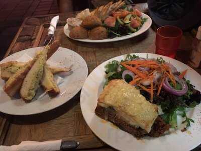 The Three Monkeys Coffee & Teahouse