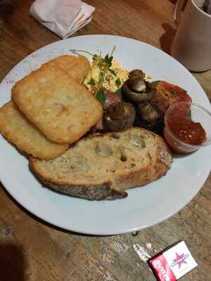 The Three Monkeys Coffee & Teahouse