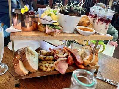 Utopia At Waterfall Gully