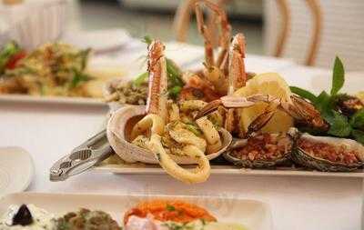 George's Greek Tavern