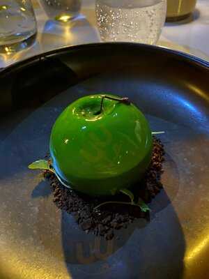 Moo Moo The Wine Bar + Grill