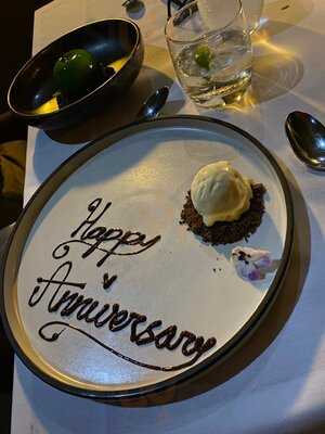 Moo Moo The Wine Bar + Grill