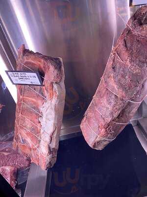 Moo Moo The Wine Bar + Grill