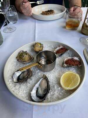 Moo Moo The Wine Bar + Grill