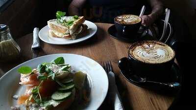 Birdy's Refreshments & Espresso