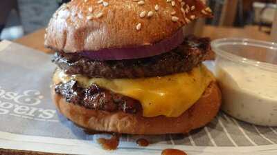 Ribs & Burgers Hawthorn