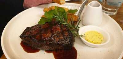 The Original Coopers Alehouse At The Earl