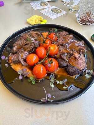 Breakfast Creek Hotel