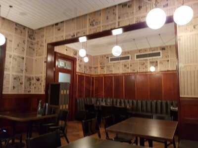 The Apple Daily Bar & Eating House