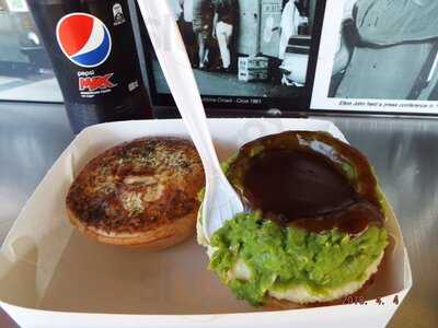 Harry's Cafe De Wheels - Newcastle