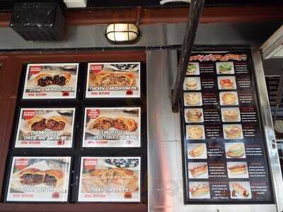 Harry's Cafe De Wheels - Newcastle