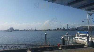 The Landing Bar & Kitchen