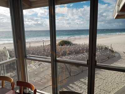 Clancys Fish Bar City Beach