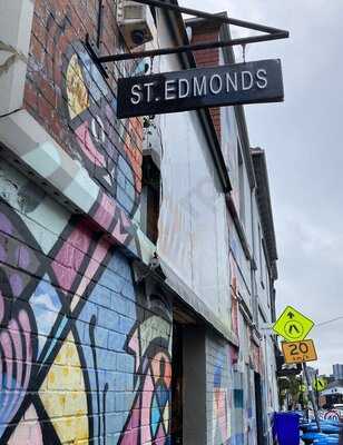 St Edmond