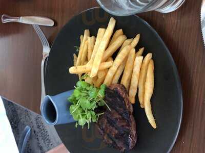 Summit Restaurant & Bar