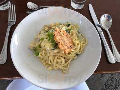 Summit Restaurant & Bar