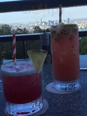 Summit Restaurant & Bar