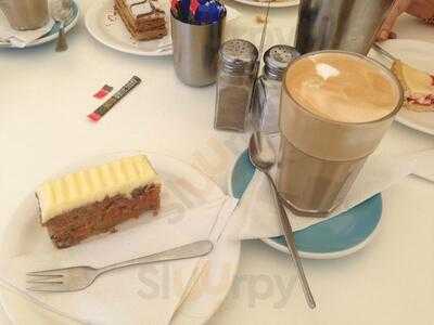 Lexie's On The Beach