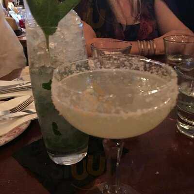 Canvas Cocktail & Wine Bar