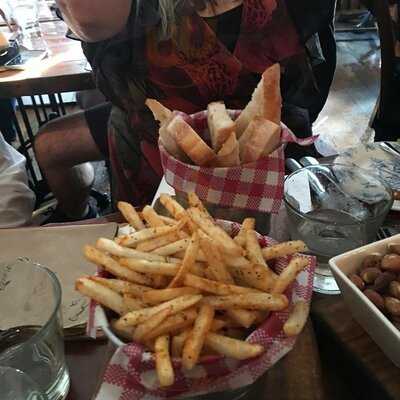 Canvas Cocktail & Wine Bar