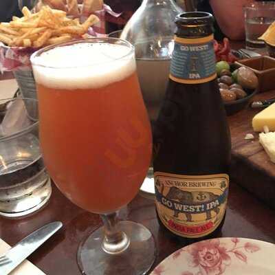 Canvas Cocktail & Wine Bar