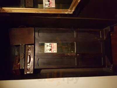 Canvas Cocktail & Wine Bar