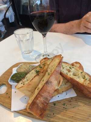 Tiamo Cafe Restaurant