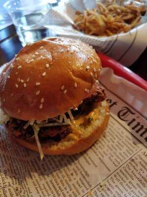 Royal's Chicken And Burgers