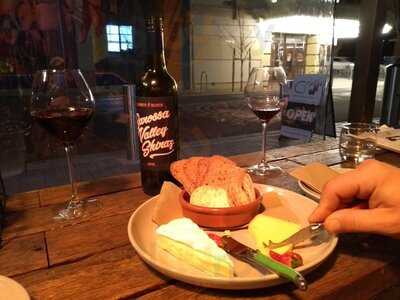 Cru Tapas Bar & Kitchen