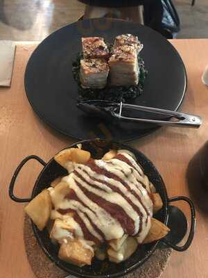 Cru Tapas Bar & Kitchen