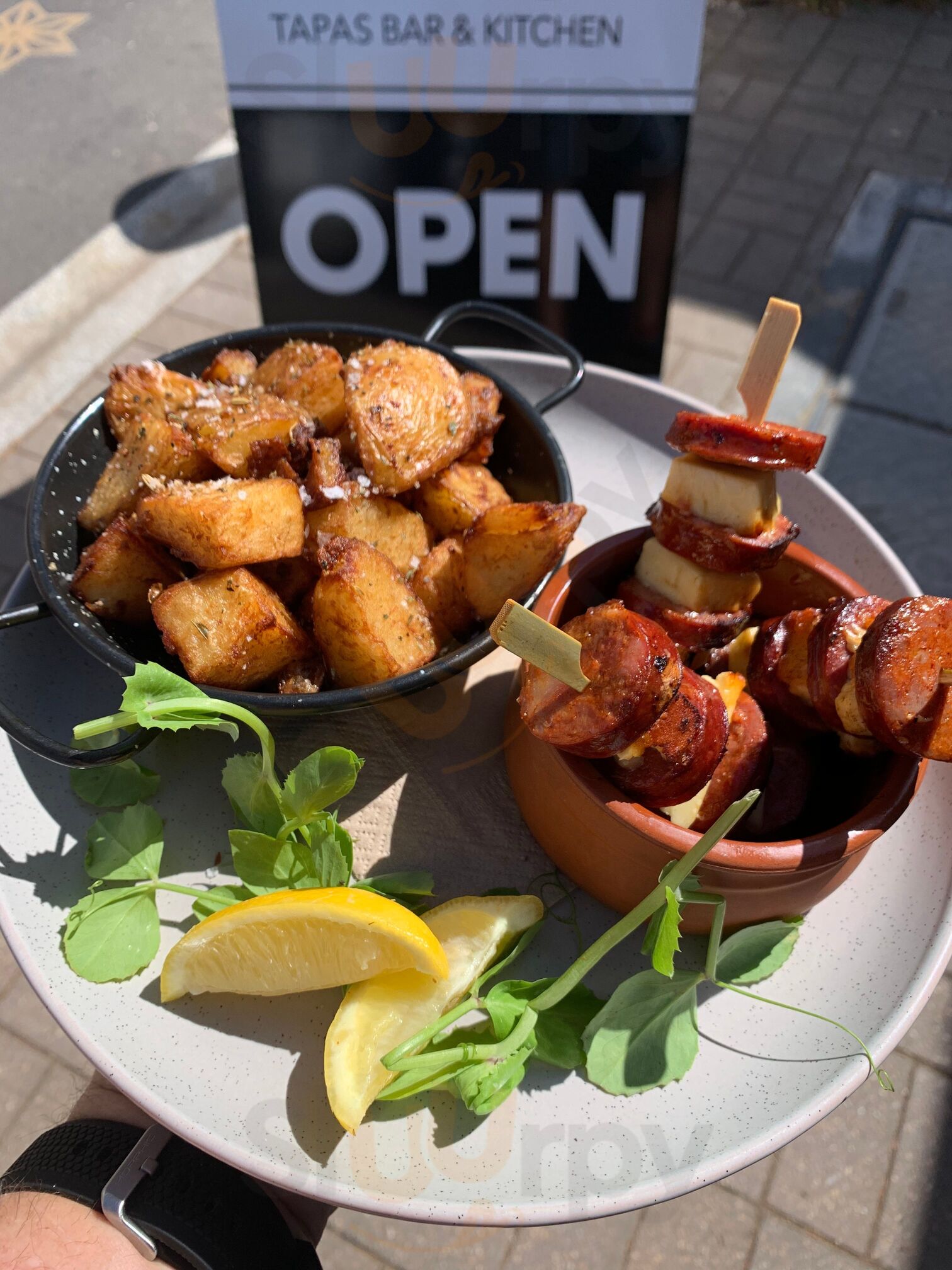 Cru Tapas Bar & Kitchen