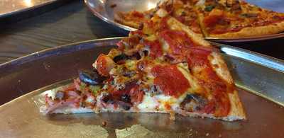 Topelz Italian Restaurant & Pizzeria