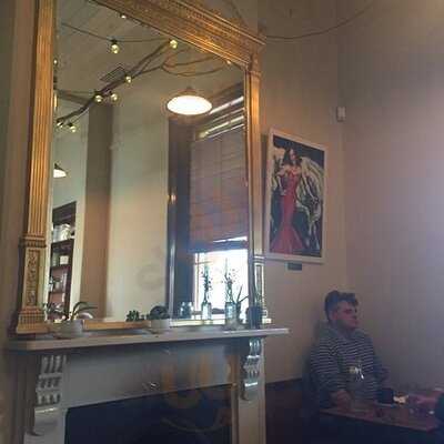 Red House Shop & Cafe