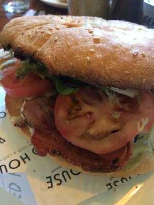 Red House Shop & Cafe