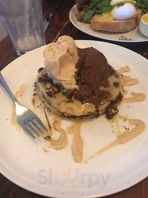 Red House Shop & Cafe