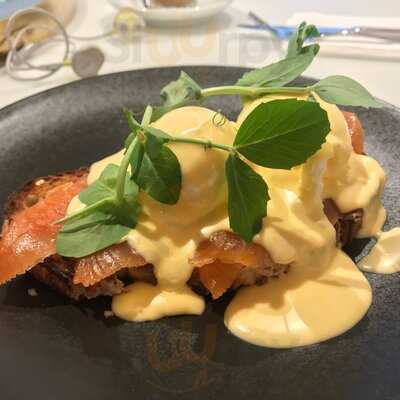 Reverie Cafe & Dessert